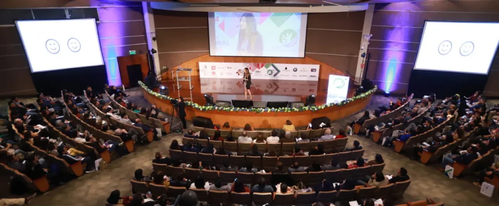 Mónica Galán encima escenario